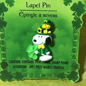 Hallmark Vintage 1995 snoopy ST. Patrick’s day lapel